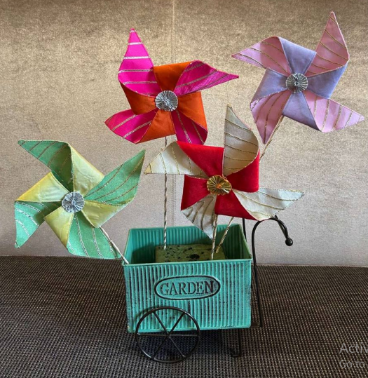 Fabric pinwheels with Gota.
